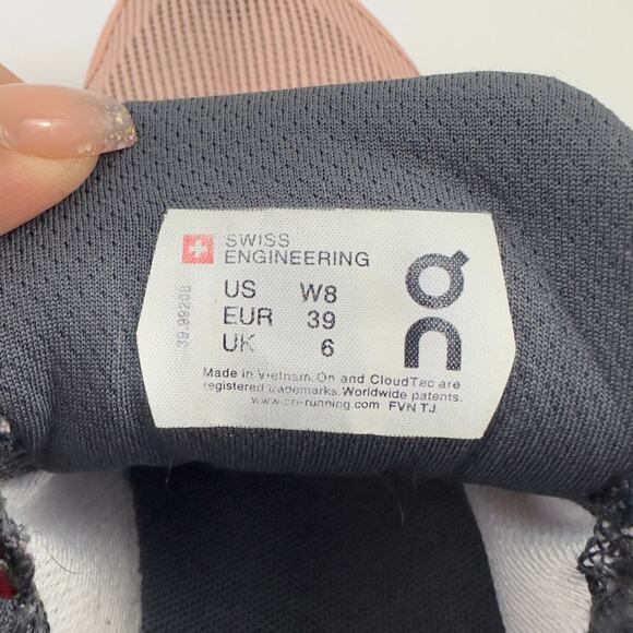 On Cloudstratus pink and red running shoes‎ - Picture 7 of 9